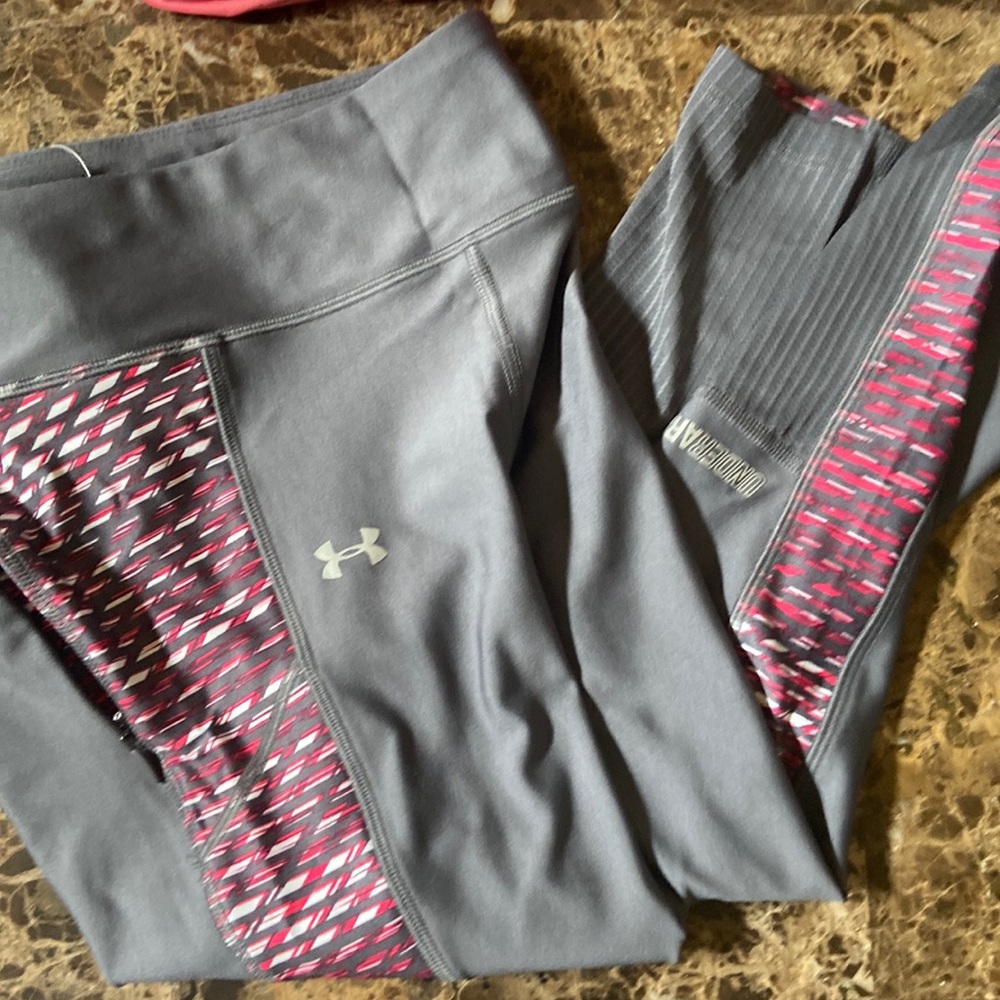 Under Amour leggings mid below the knee